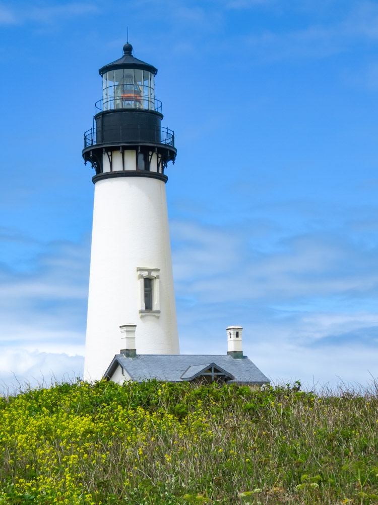 Day 35 – Bicycle Touring Waldport to Devil’s Lake SP. Newport, Yaquina head, whales